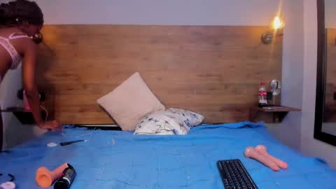 monwuw online show from 15, 5, 2026