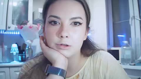 moodiemira online show from 6, 10, 2025