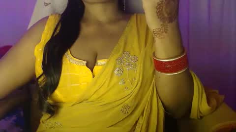 Snapshot of moody_maya chatting on 5, 10, 2025 Maya online show from 5, 10, 2025