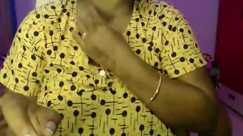 Snapshot of moody_maya chatting on 27, 11, 2025 Maya online show from 27, 11, 2025