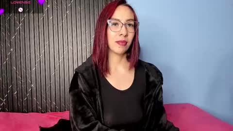 moolly_evanz online show from 15, 4, 2026