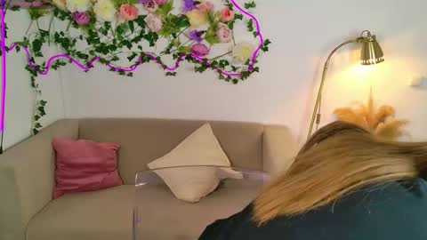 Snapshot of moon__bunny chatting on 26, 2, 2026 Moon Bunny online show from 26, 2, 2026