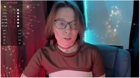 Snapshot of moon__girl chatting on 1, 2, 2025 Roxy online show from 1, 2, 2025