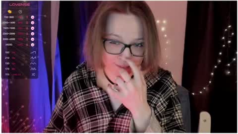 Snapshot of moon__girl chatting on 6, 3, 2025 Roxy online show from 6, 3, 2025