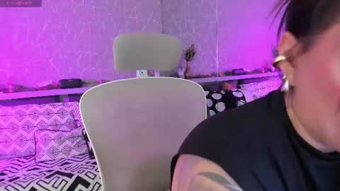 Snapshot of moon_lightt9 chatting on 11, 6, 2026 Sarah online show from 11, 6, 2026