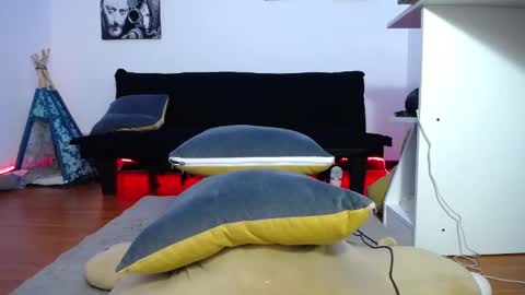 Luna online show from 3, 1, 2025