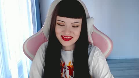 Snapshot of moon_velvet chatting on 21, 4, 2026 sophie online show from 21, 4, 2026