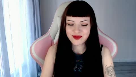 Snapshot of moon_velvet chatting on 27, 4, 2026 sophie online show from 27, 4, 2026