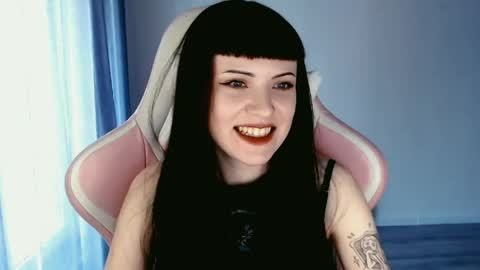 Snapshot of moon_velvet chatting on 29, 4, 2026 sophie online show from 29, 4, 2026