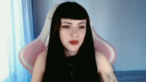 Snapshot of moon_velvet chatting on 3, 5, 2026 sophie online show from 3, 5, 2026