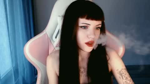 Snapshot of moon_velvet chatting on 4, 5, 2026 sophie online show from 4, 5, 2026