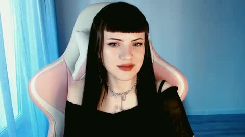 Snapshot of moon_velvet chatting on 5, 5, 2026 sophie online show from 5, 5, 2026