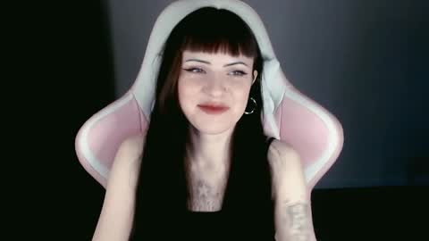 Snapshot of moon_velvet chatting on 23, 5, 2026 sophie online show from 23, 5, 2026