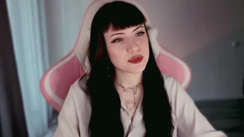 Snapshot of moon_velvet chatting on 4, 6, 2026 sophie online show from 4, 6, 2026