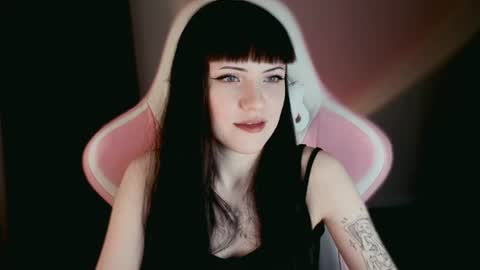 Snapshot of moon_velvet chatting on 10, 6, 2026 sophie online show from 10, 6, 2026