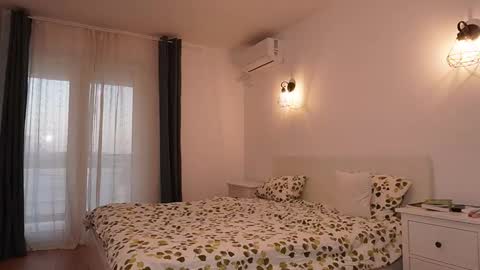 Snapshot of moondao chatting on 22, 10, 2025 Anna online show from 22, 10, 2025