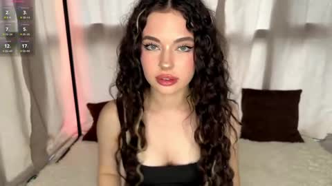 moonfaairy online show from 22, 4, 2026