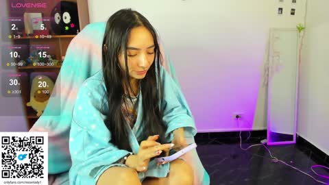 MOON  online show from 21, 1, 2025