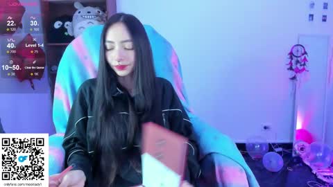 MOON  online show from 5, 3, 2025