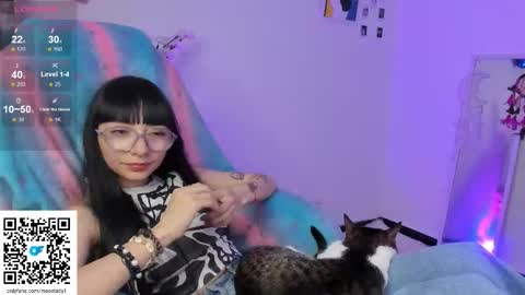 MOON  online show from 3, 10, 2025