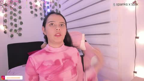 Snapshot of moonliight__ chatting on 2, 2, 2025 moonliight__ online show from 2, 2, 2025