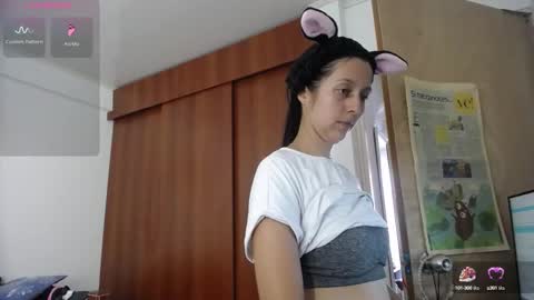 Snapshot of moonlunita chatting on 2, 10, 2025 moonlunita online show from 2, 10, 2025