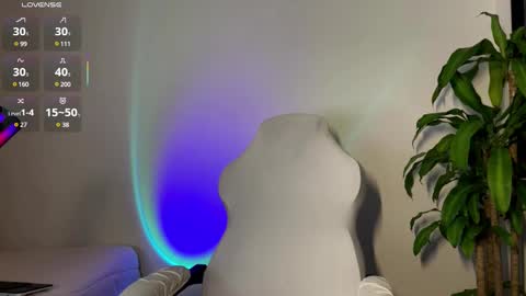 Isabella online show from 10, 3, 2025