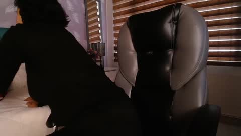 Snapshot of moony_14 chatting on 5, 3, 2025 Michelle online show from 5, 3, 2025