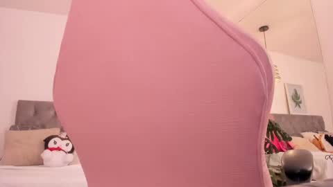 Snapshot of moony_14 chatting on 23, 11, 2025 Michelle online show from 23, 11, 2025