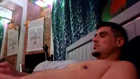 mosleytravis85 online show from 24, 3, 2026