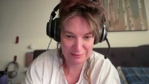 Snapshot of mossy_mommy chatting on 12, 7, 2026 Mossy Mommy online show from 12, 7, 2026