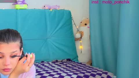 Snapshot of moto_ponchik chatting on 9, 5, 2026 Kris online show from 9, 5, 2026