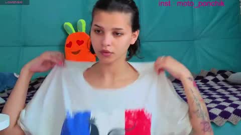 Snapshot of moto_ponchik chatting on 13, 5, 2026 Kris online show from 13, 5, 2026