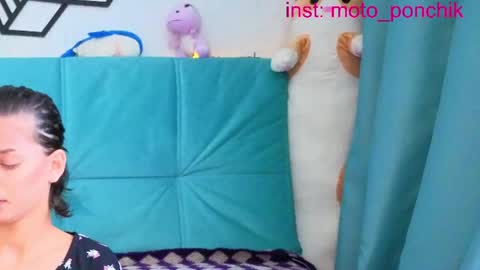 Snapshot of moto_ponchik chatting on 5, 6, 2026 Kris online show from 5, 6, 2026