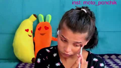 Snapshot of moto_ponchik chatting on 24, 7, 2026 Kris online show from 24, 7, 2026