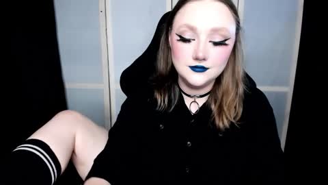 Snapshot of motorkate chatting on 4, 12, 2025 motorkate online show from 4, 12, 2025