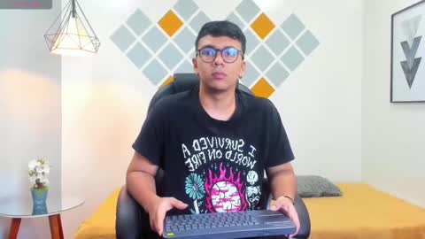 Mou Fly online show from 3, 10, 2025