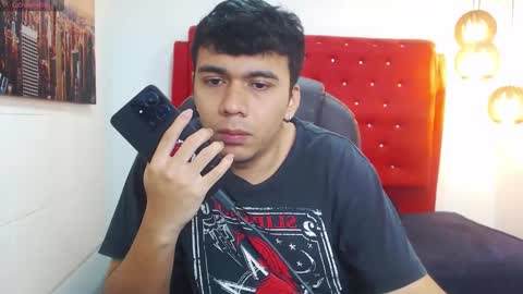 Mou Fly online show from 30, 10, 2025