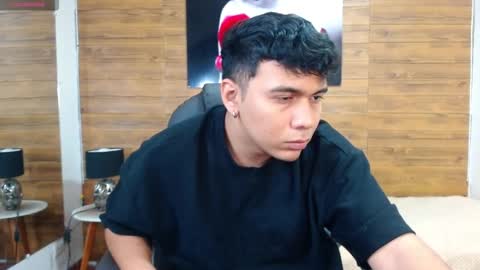 Mou Fly online show from 20, 11, 2025