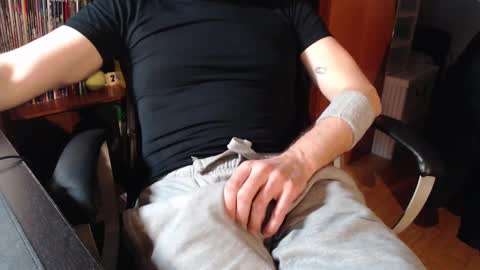 Snapshot of mpmimp chatting on 12, 1, 2025 mpmimp online show from 12, 1, 2025