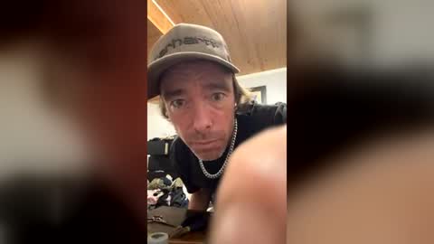 Snapshot of mr_a420 chatting on 2, 7, 2026 mr_a420 online show from 2, 7, 2026