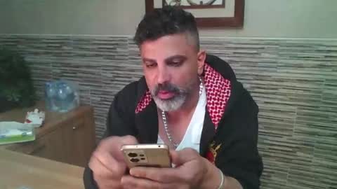 JUST FOR GIRLS     online show from 2, 2, 2025