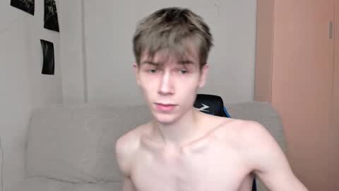 Snapshot of mr_makentoshi chatting on 10, 3, 2025 Makentoshi online show from 10, 3, 2025