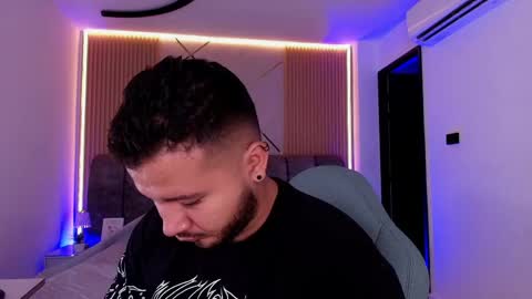 MIKEE online show from 21, 4, 2026