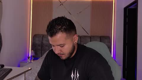 MIKEE online show from 17, 6, 2026
