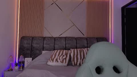 MIKEE online show from 26, 6, 2026