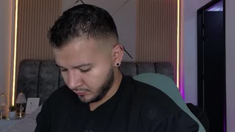 MIKEE online show from 2, 7, 2026