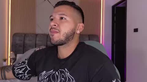 MIKEE online show from 24, 7, 2026