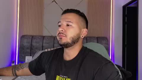 MIKEE online show from 28, 7, 2026