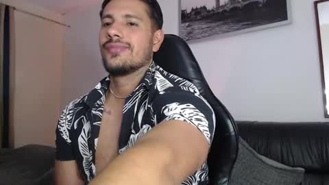 AARON online show from 7, 6, 2026